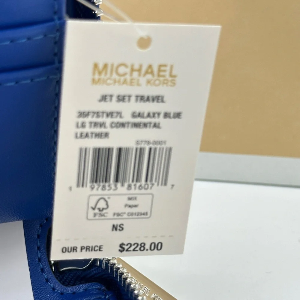 MICHAEL KORS Jet Set Travel Continental Zip Galaxy Blue color